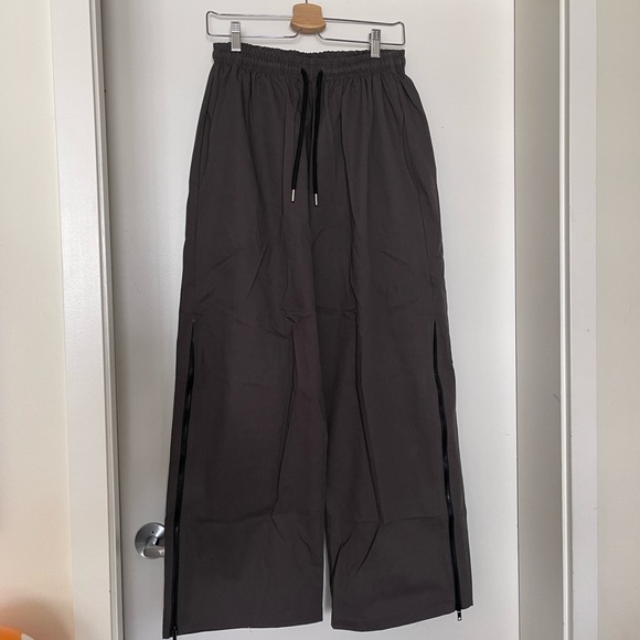 Baggy grey pants - Picture 1 of 3